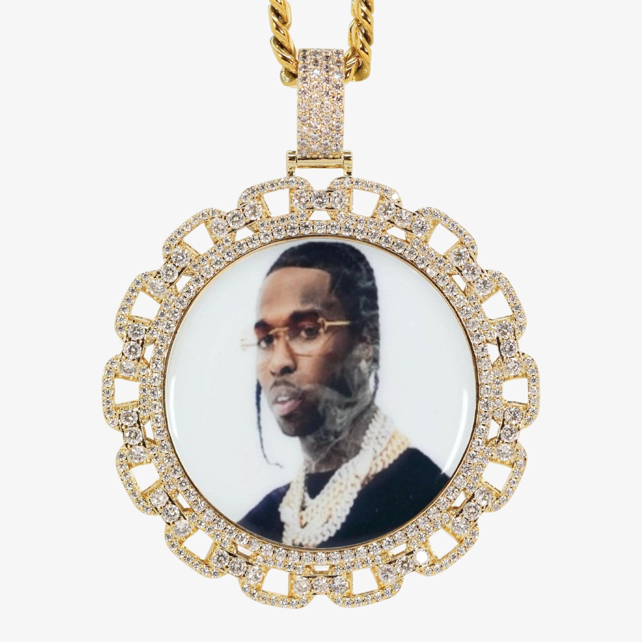 The front side of CRNCY's Large size Link Photo Pendant with a 14k gold finish. The front side features prong-set diamonds around the photo and on the bale. The front side shows the customer's photo selection.
